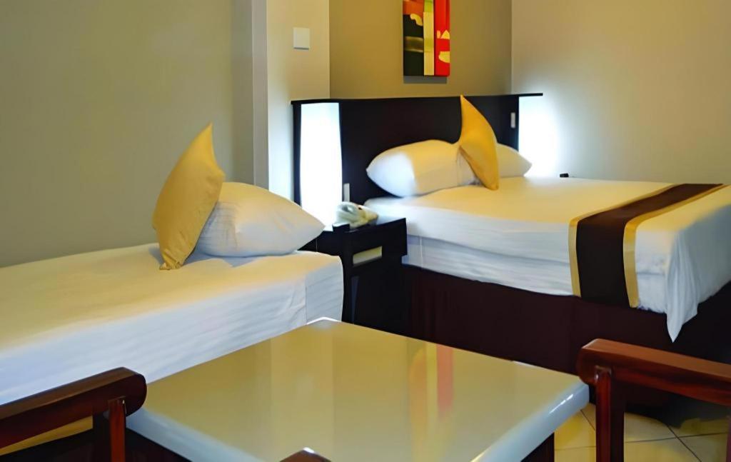 Peninsula International Hotel Suva Esterno foto