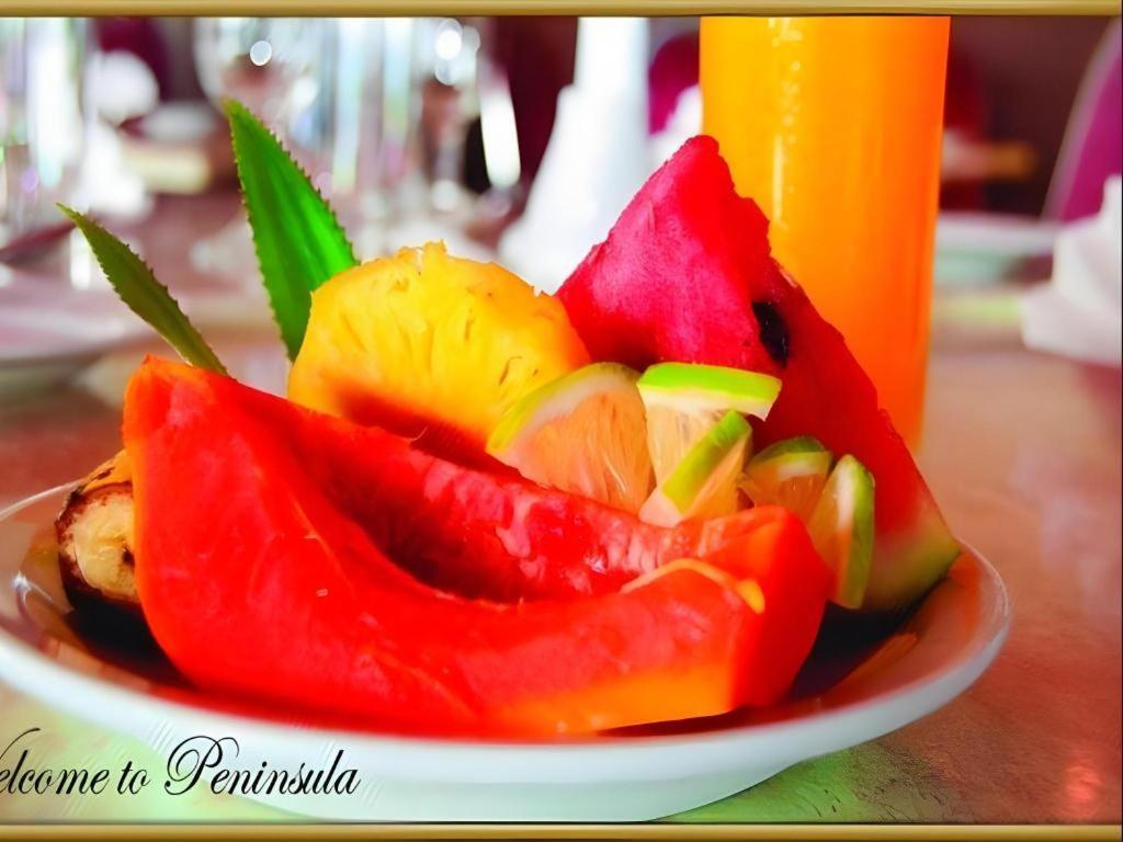 Peninsula International Hotel Suva Esterno foto