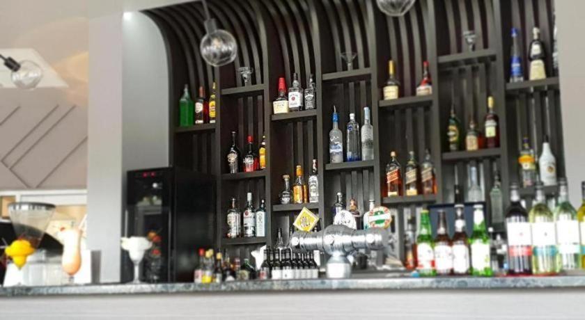 Peninsula International Hotel Suva Esterno foto